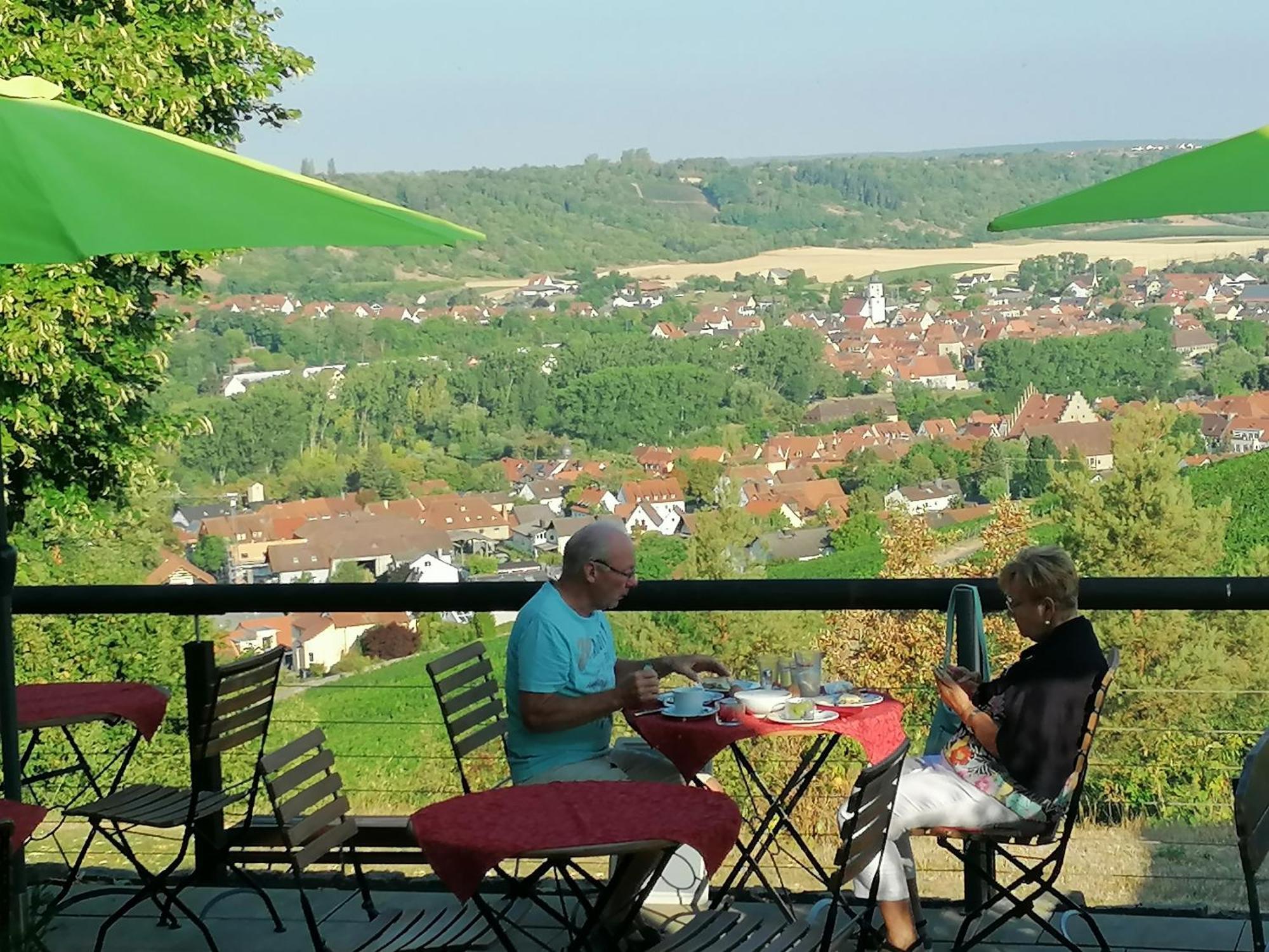 Kirschberghof Gaestehaus Und Weinverkauf Зоммерхаузен Экстерьер фото